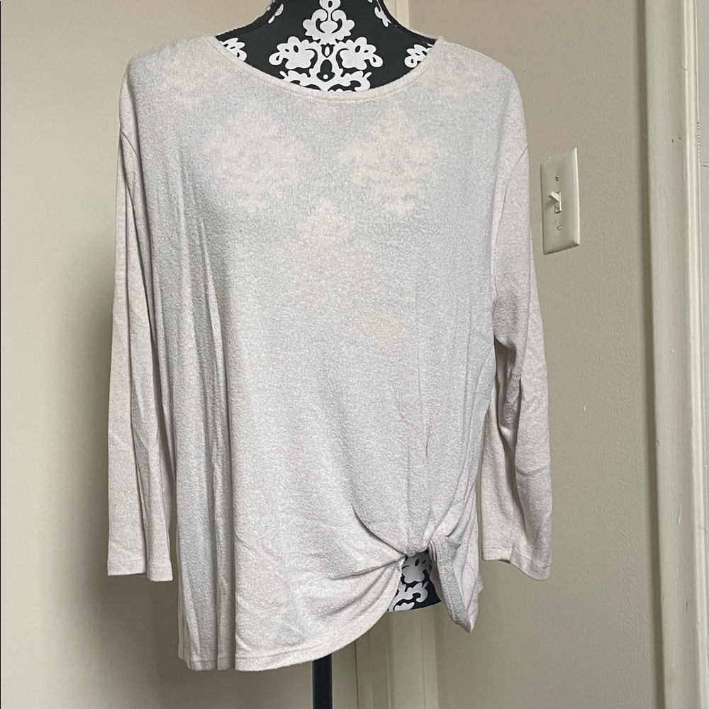 Elegant Cream Quarter length Sleeve Top with Knot Detail